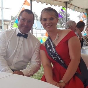 Meet your Posher, Becky